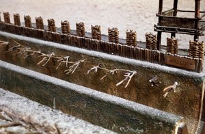 Model reprodukující obležení a bitvu u Alesie v září 52 př. nl od Julese Cesara, který viděl porážku Vercingetorixe. Detail představující obranný systém postavený Cesarem. Řím, Museo della Civilta Romana od Roman Roman