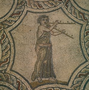 Mozaika zobrazující flétnistku z rodu Dionýsa ve Volubilis, Maroko, římská civilizace, od Roman Roman
