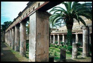Peristile z casa d