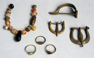Prsteny, spony a lýtkové kosti, Masada (kombinovaná média) od Roman Roman