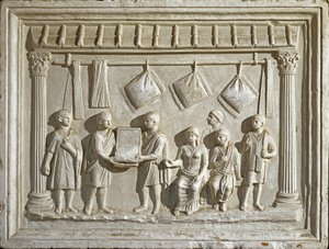 Římské umění: forma představující látku a tapisérie. Z originálu z 2. století našeho letopočtu (nízký reliéf) od Roman Roman