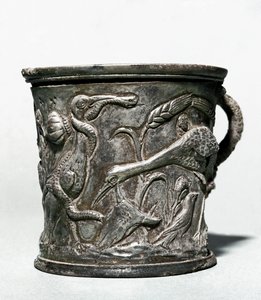 Stříbrný pohár s ptáky a pšenicí od Roman Roman