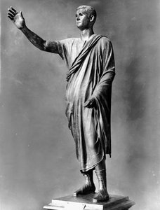 Socha římského řečníka (bronzová) od Roman Roman
