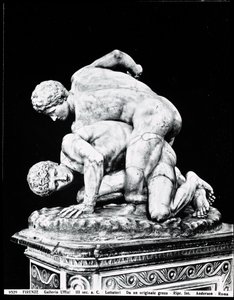 The Wrestlers, podle řeckého originálu ze 3. století př. n. l. (mramor) (č/b foto) (viz také 31428 od Roman Roman