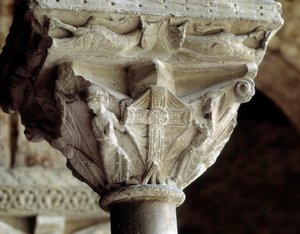 Kapitál představující slavný kříž (socha od Romanesque