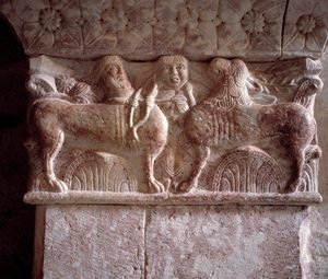 Lovecká scéna, vyřezávaný kapitál na tribuně převorství od Romanesque