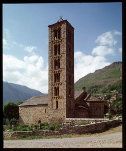 Pohled na kostel od Romanesque