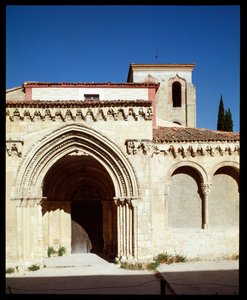 Pohled na kostel od Romanesque
