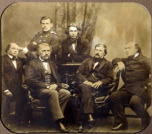Leon Tolstoj (1828-1910) a Dmitrij Grigorovič (1822-1900) - Assis, Ivan Alexandrovič Gontcharov (1812-1891), Ivan Sergejevič Tourgueniev (Turgenev, Tourguenieff nebo Tourgueneff) (1818-1883), Drzhin Vasilievin (1818-1883) 1824-1864) a kol od Russian Photographer