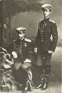 Les grands ducs Constantin Constantinovič (1858-1915) et Dimitri Constantinovič (1860-1919) - velkovévoda Constantin Constantinovich a velkovévoda Dimitri Constantinovich z Ruska, Anonym. Stříbrná želatinová fotografie, c. 1890. Ruský státní film an od Russian Photographer