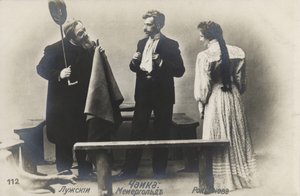 Ruský herec Vsevolod Meyerhold (uprostřed) v roli Trepleva v inscenaci Moskevského uměleckého divadla Antona Čechovse Racek, 1898 od Russian Photographer