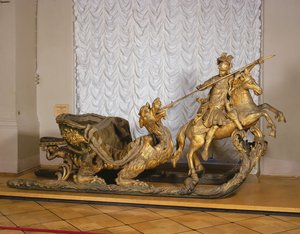 Karnevalové saně s postavou svatého Jiří (dřevo a plátkové zlato)