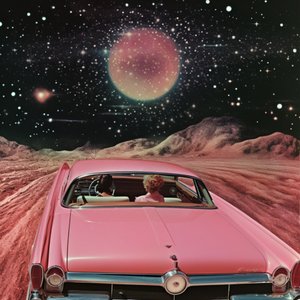 Růžové auto Cosmic Drive od Samantha Hearn