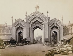 Gateway of the Hoospinbad Bazaar (sépiová fotografie)