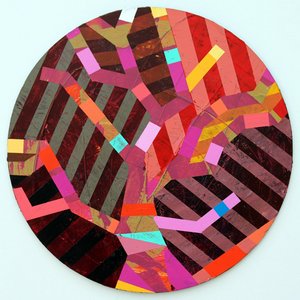 Twixt Heaven & Earth VII-A (akryl na kruhové desce) od Sara Hayward