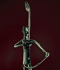 Nuragická kultura (nuraghi) Sardinská: soška válečníka táhnoucího bronzový luk. 8.-7. století před naším letopočtem. Cagliari, Národní archeologické muzeum, Sardinie, Itálie od Sardinia Nuragic Civilization
