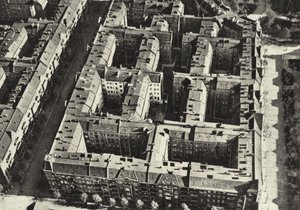 Berlín: Berliner Mietskasernen; Staré obytné domy (černobílá fotografie)