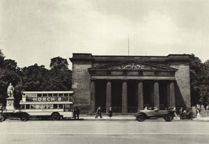 Berlín: Nová garda; Nový strážní dům (černobílá fotografie) od Sasha Stone