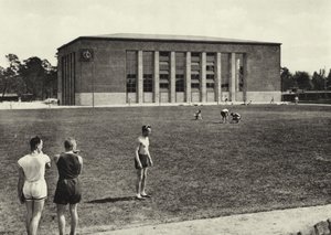 Berlín: Sport-Forum (černobílá fotografie) od Sasha Stone