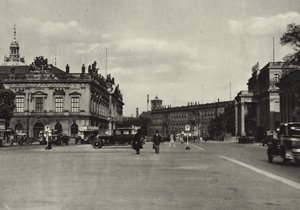 Berlín: zbrojnice a palác korunního prince; Arsenal a Palác korunního prince (černobílá fotografie) od Sasha Stone