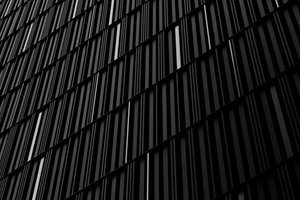 Architektura s tmavými pruhy
