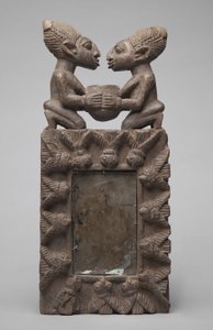 Yoruba Mirror Case (dřevěné) od School African