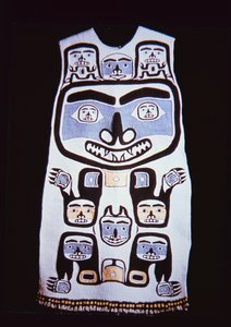Chilkat šaty, kmen Tlingit (textil) od School American