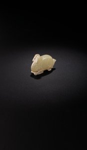 Přívěsek ve tvaru králíka, pozdní dynastie Shang-raná západní Zhou od School Chinese