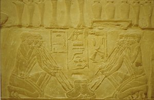 Starověký Egypt, Nástěnná řezba, Šperkaři tavící zlato, Merereuka Mastaba/Tomb, 6. dyn, Sakkára, Egypt (foto) od School Egyptian