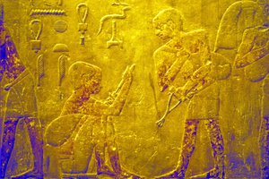 Starověký Egypt, Nástěnné řezby/malby, Mastaba/Tomb of Ti, Sakkára, 5. dynastie, Obchodování se zbožím na trhu (foto) od School Egyptian