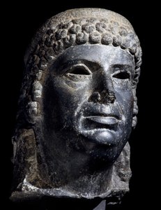 Hlava Kleopatry III., čedičová socha. Egyptská civilizace, Ptolemaiovské období, 2. století před naším letopočtem od School Egyptian