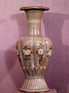 Art coreen: keramická váza zdobená květinami. Koryo období. 12. století. Muzeum výtvarných umění, palác Duksoo, Korea od School Korean