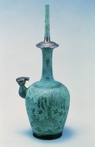 Kundika vykládaná vzorem zobrazujícím ptáky a strom ve stříbře, dynastie Koryo, 918-1392 našeho letopočtu (bronz) od School Korean