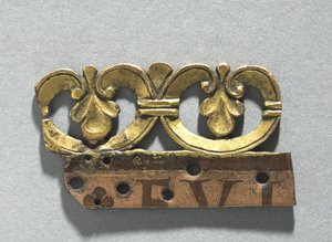 Fragment ozdobného hřebene z relikviářové svatyně, kolem 1165-1180 (zlacená měď, email brun (hnědý smalt)) od School Mosan