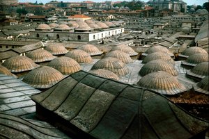 Panoramatický výhled na Istanbul s kopulemi Velkého bazaru od School Ottoman
