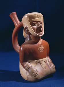 Váza v podobě klečící ženy, Mochica, 200-800 AD, (keramika)