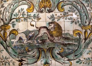 Pes ohrožující lva - Detail dekorativního panelu lovecké místnosti bývalého paláce Praia, Belem, Lisabon (Portugalsko) (Pes útočící na lva, dekorativní panel z lovecké místnosti bývalého paláce Praia, v Belem) - Musee national des