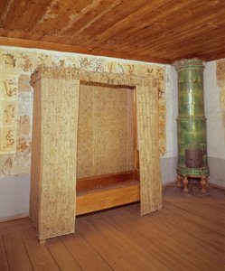 Skládací postel a keramická kamna v domě Carla Linného (1707-78) (foto) od School Swedish
