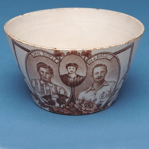 Miska na suvenýry Anglie v. Skotsko (keramická) od Scottish School