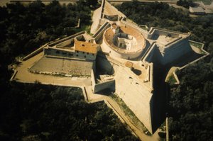 Čtvercová pevnost v Antibes, opevnění Vauban (17. století).