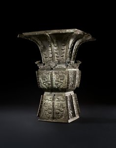 Rituální nádoba na víno, Fangzun (bronz)