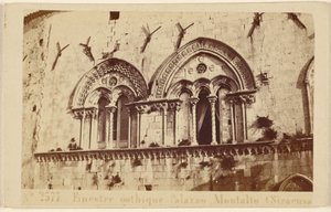 Gotická okna Palazzo Montalto (Syrakusy)