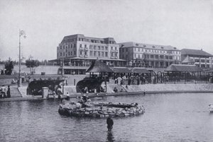 Dětské brouzdaliště, pláž, Durban (černobílá fotografie) od South African Photographer