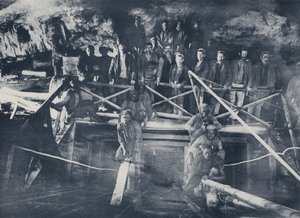 Těžba v podzemí (černobílá fotografie) od South African Photographer