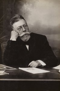 Angel Guimera (1845-1924), španělský dramatik (čb fotografie) od Spanish Photographer