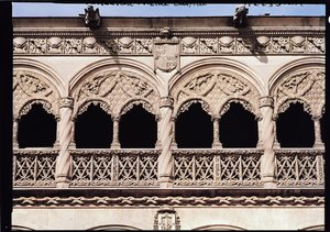 Detail oblouků lodžie od Spanish School