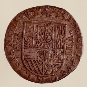 Stříbrná mince (8 realů) ze Španělska: vláda Filipa (Filippo nebo Filip) II (1556-1598). 1589 Prům. 3,5 cm Neapol, museo archeologico od Spanish School