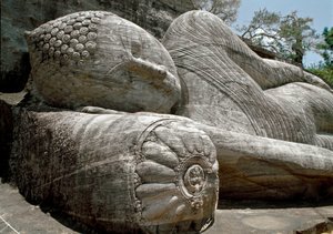 Ležící obraz, který znázorňuje Buddhovu parinirvánu, sochu, Chrám Gal Vihara