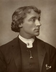 Kyrle Bellow , herec, 1882. od St James