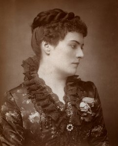 Sophie Eyre , britská herečka, 1883 od St James
